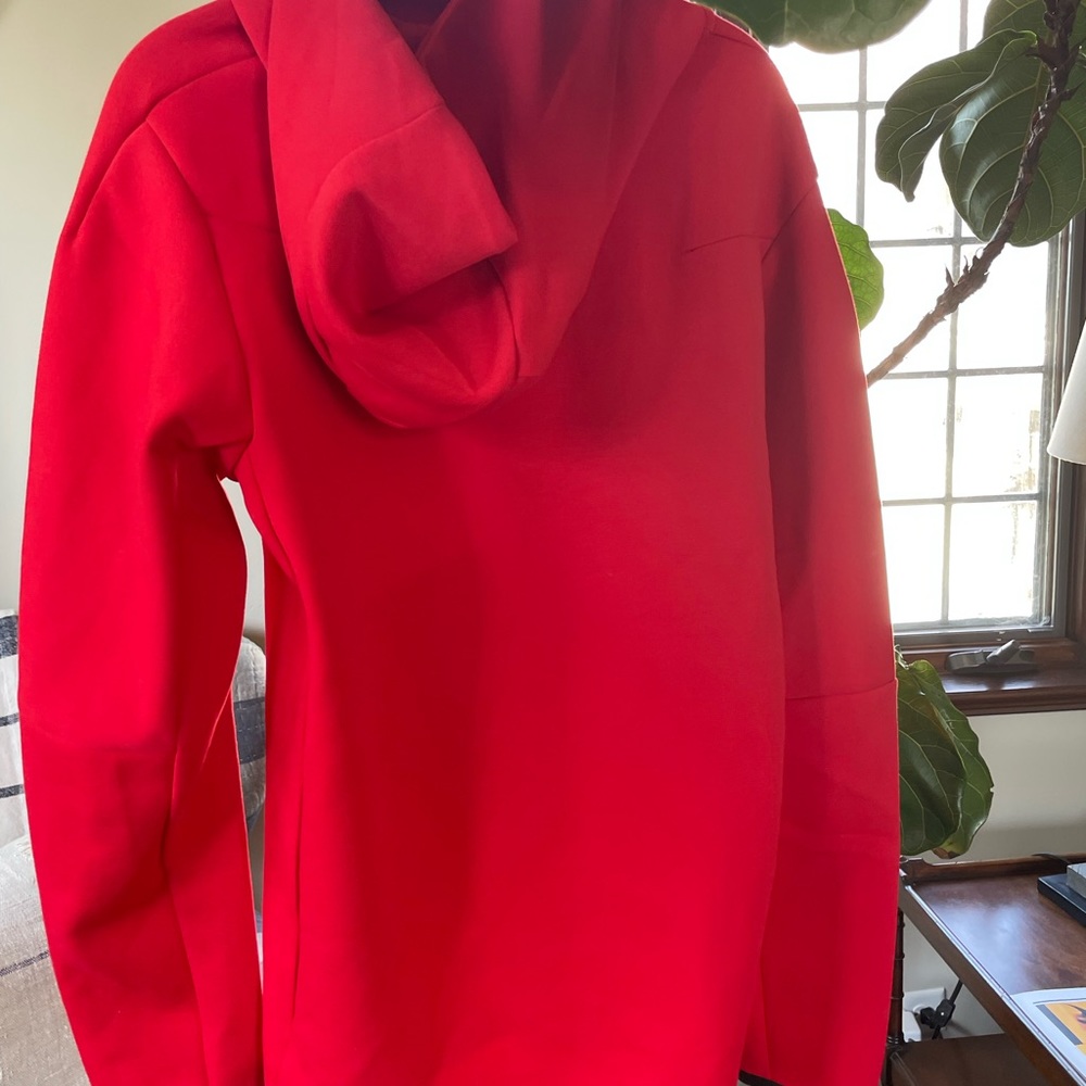 Red Nike Tech